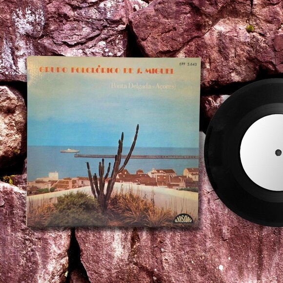 Grupo Folclorico De S. Miguel 33" Vinyl Record - Picture 1 of 1